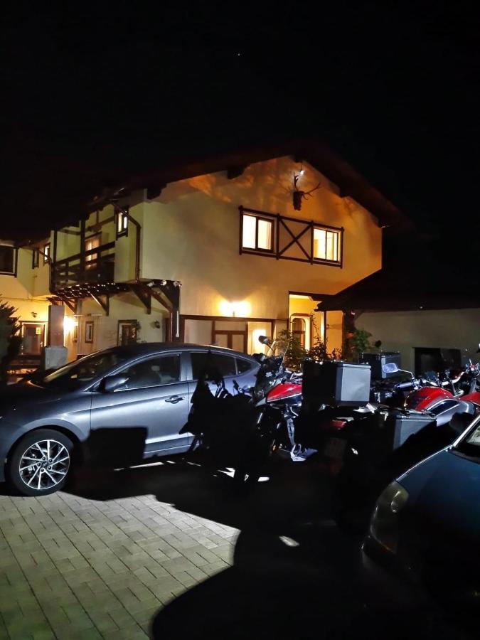 Casa Cu Flori Hotel Busteni Exterior photo