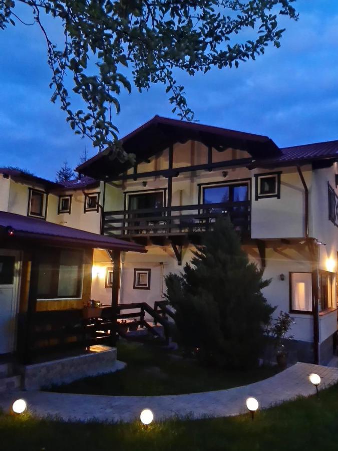 Casa Cu Flori Hotel Busteni Exterior photo