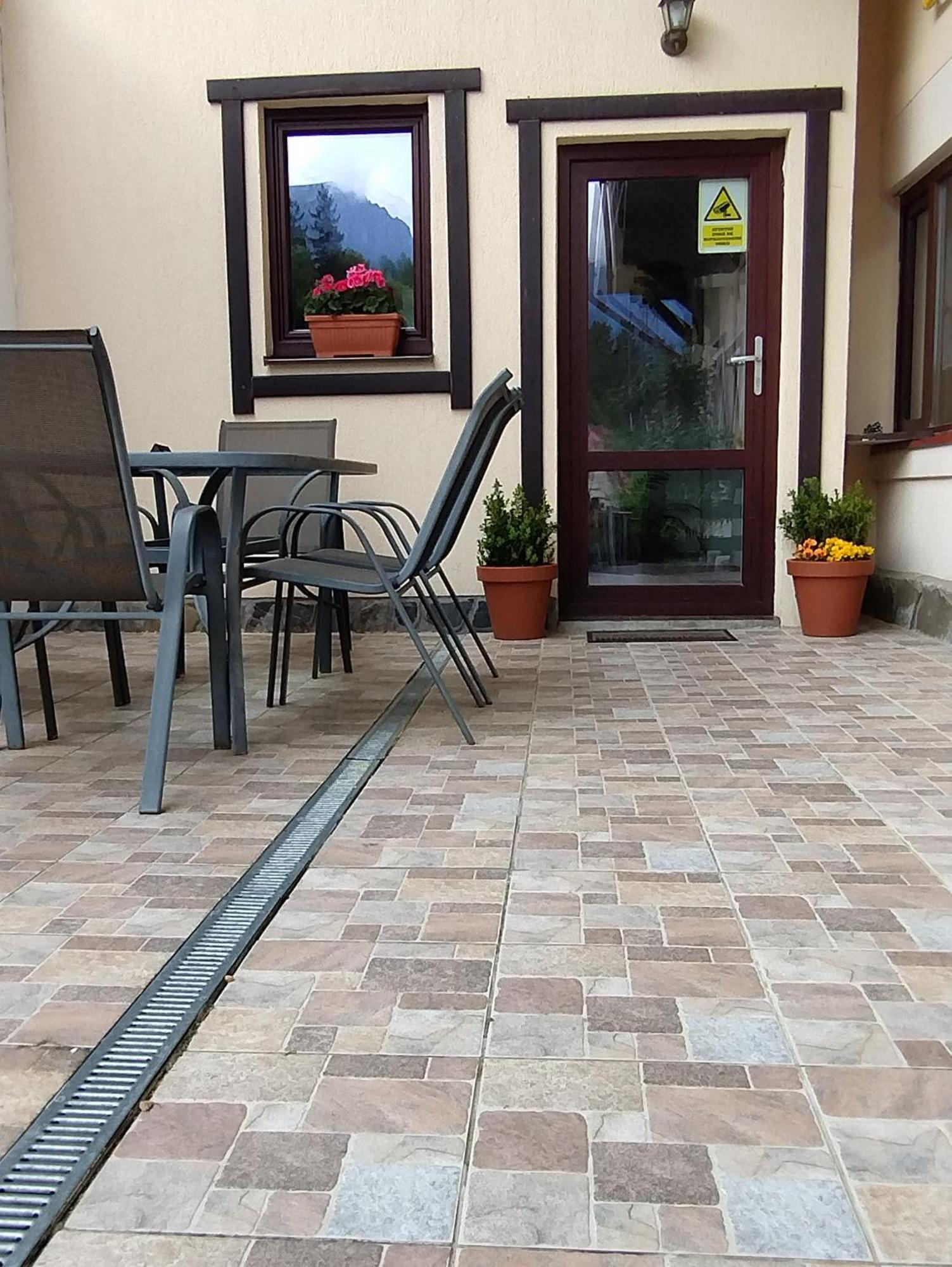 Casa Cu Flori Hotel Busteni Exterior photo